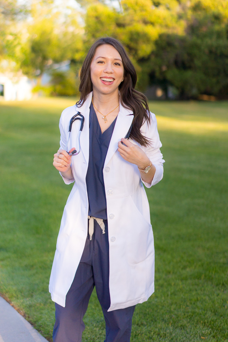 Healthcare Graduate Gift Ideas | Pharmacy student gift ideas | Medical student gift ideas | Nursing student gift ideas | Doctor gift ideas | Medelita Scrubs | Medelita white coat | best female fitted white coat for doctors physicians PA NP | ERKA stethoscope review | Medelita Baltic blue scrubs